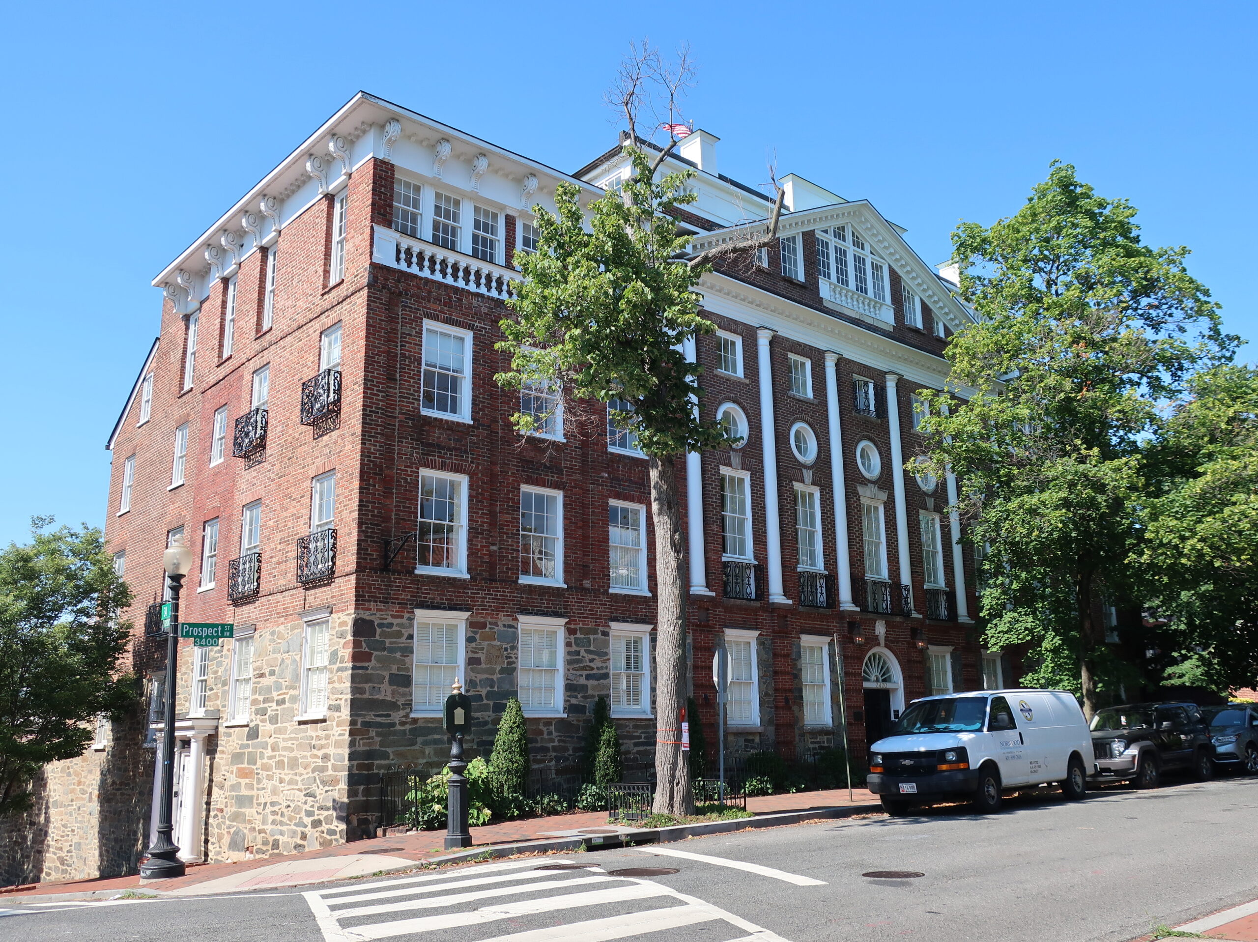 Halcyon House